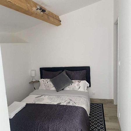 Bel Appartement Au Coeur Du Village De Sartene Buitenkant foto