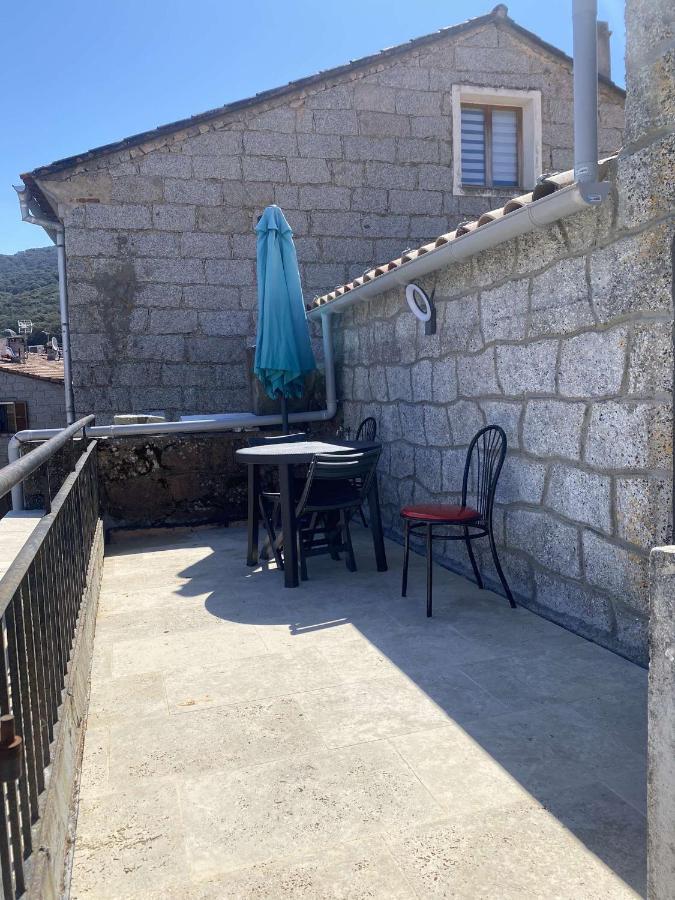 Bel Appartement Au Coeur Du Village De Sartene Buitenkant foto